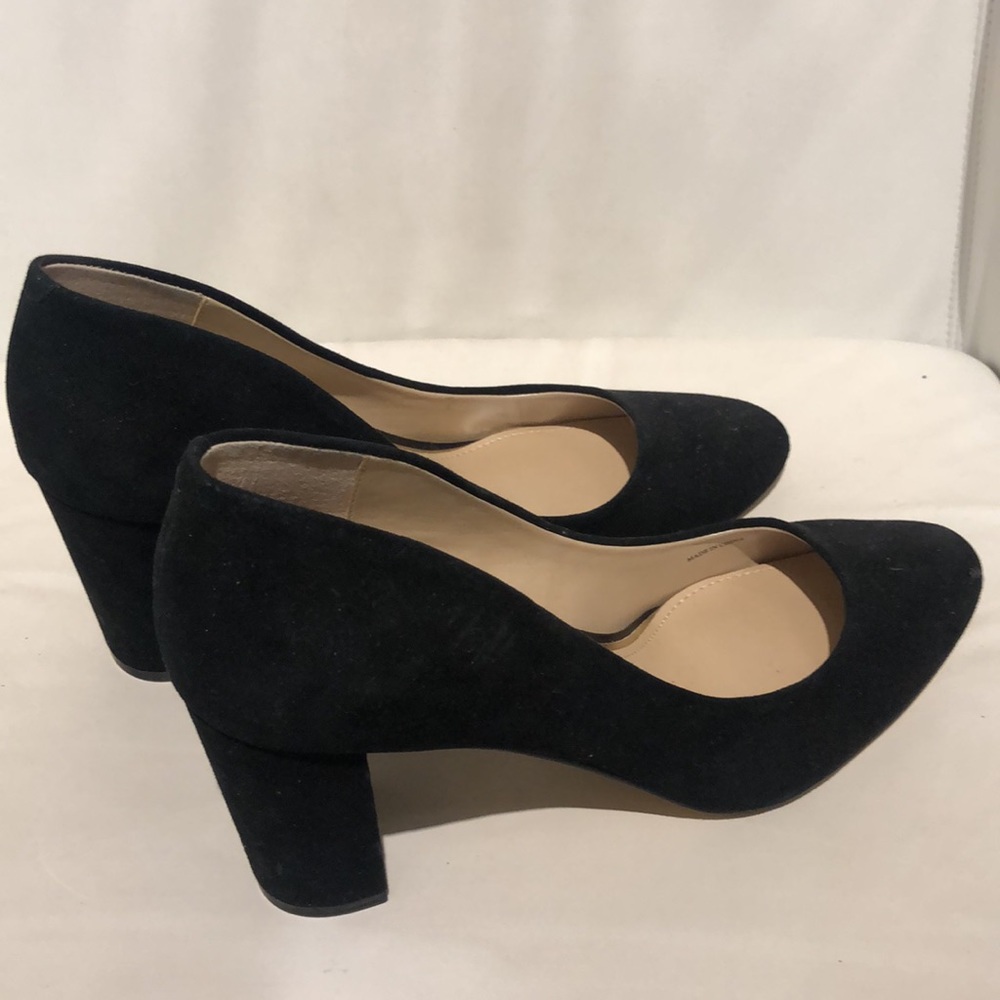 WHITE HOUSE BLACK MARKET HEELS